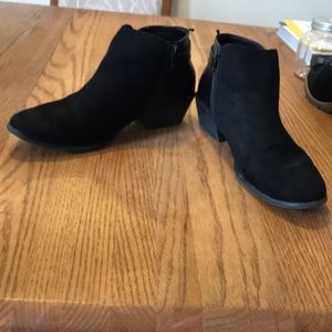 Black ankle boots.